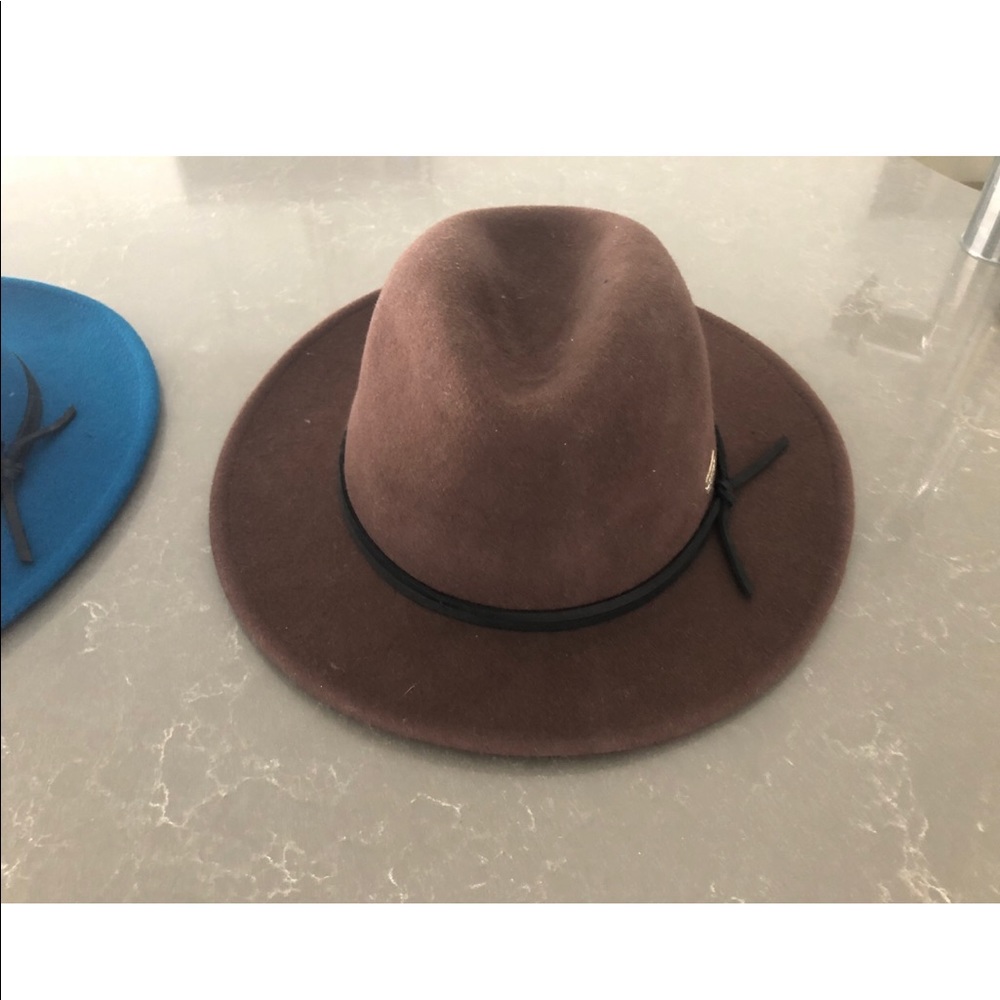 Amazing (3pc) Fedora hats 2 new 1 practically new.